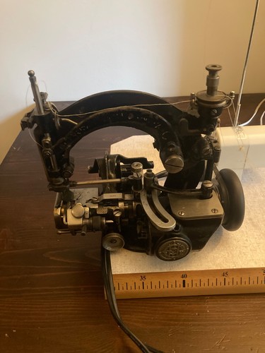 Strohbortennähmaschine