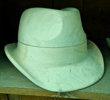 Hutform aus Holz für Größe